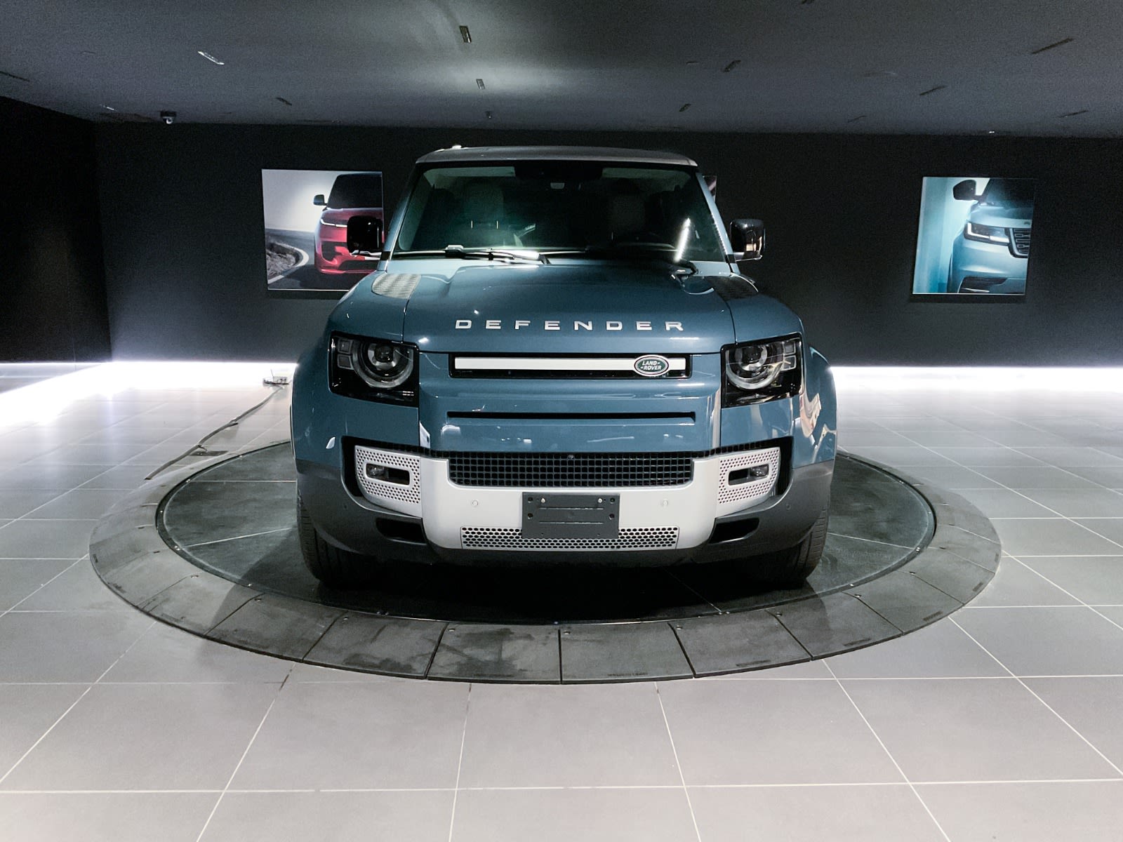 2023 Land Rover Defender S, Vancouver, Cash