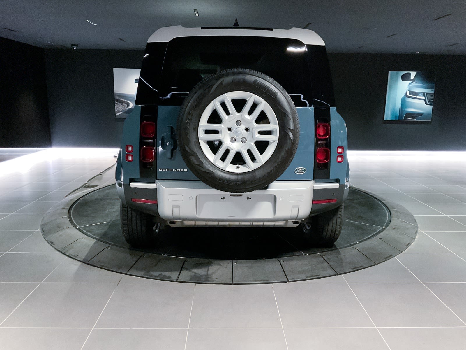 2023 Land Rover Defender S, Vancouver, Cash