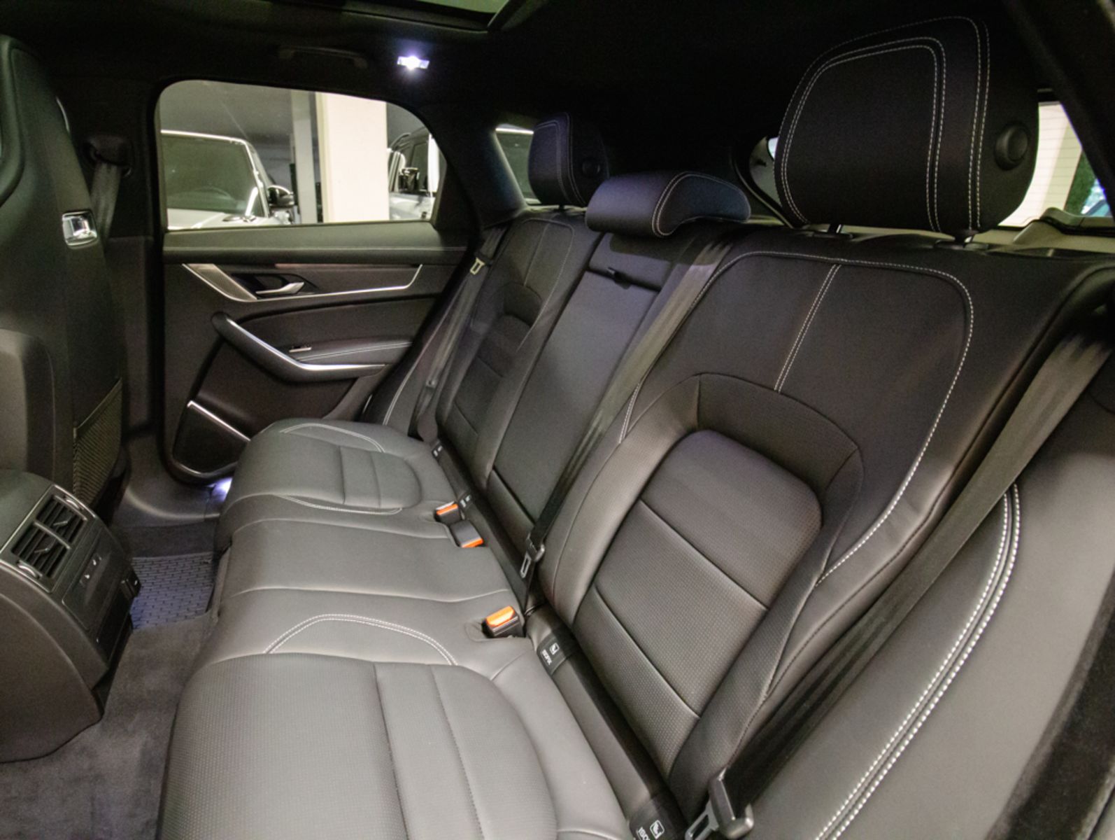 2023 Jaguar F-PACE R-Dynamic S, Vancouver, Cash
