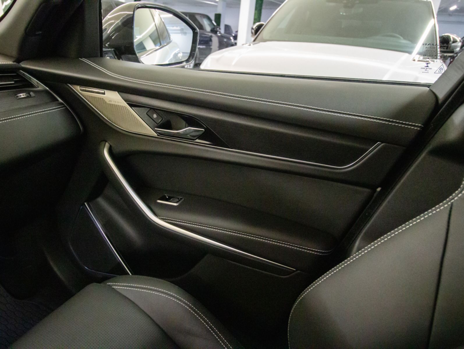 2023 Jaguar F-PACE R-Dynamic S, Vancouver, Cash