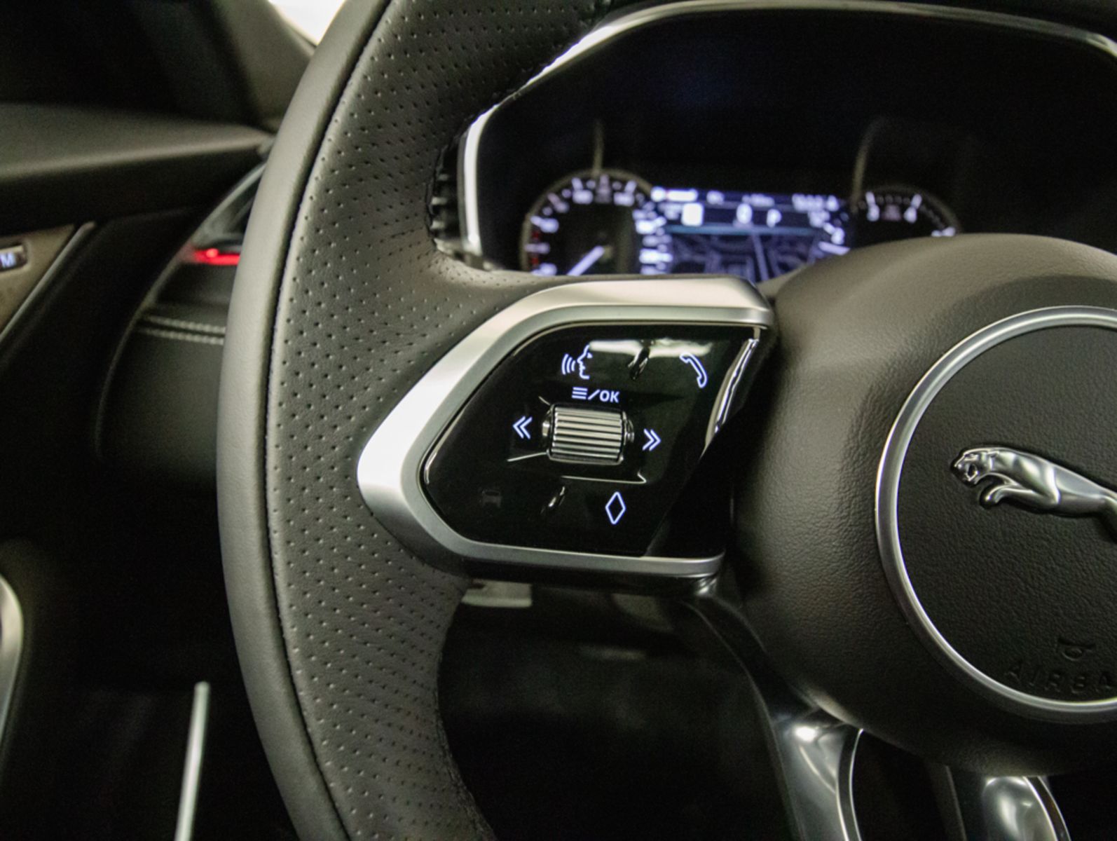 2023 Jaguar F-PACE R-Dynamic S, Vancouver, Cash