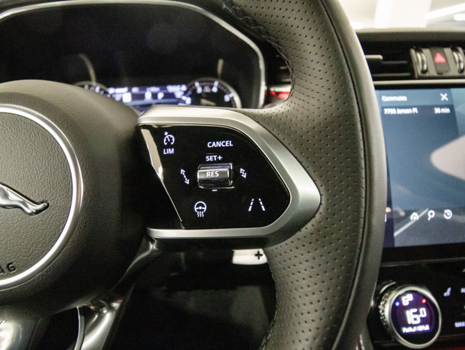 2023 Jaguar F-PACE R-Dynamic S, Vancouver, Cash