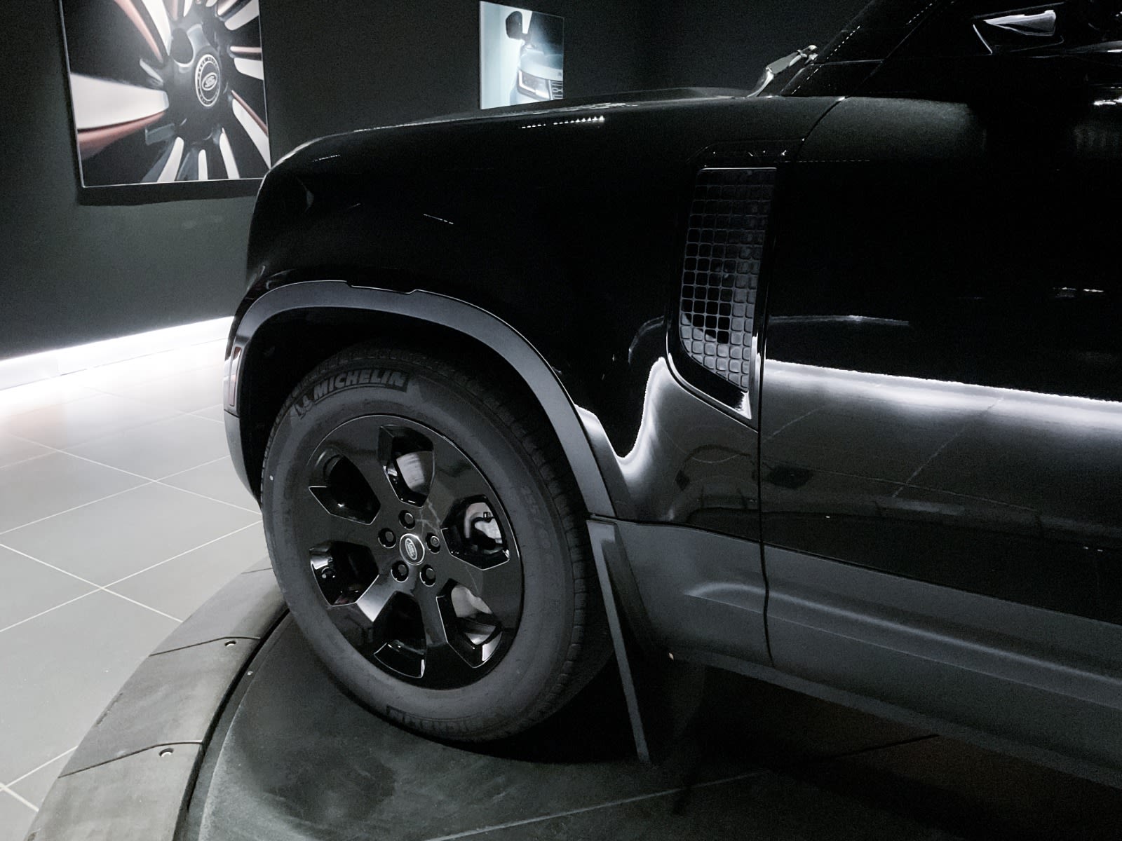 2023 Land Rover Defender S, Vancouver, Cash
