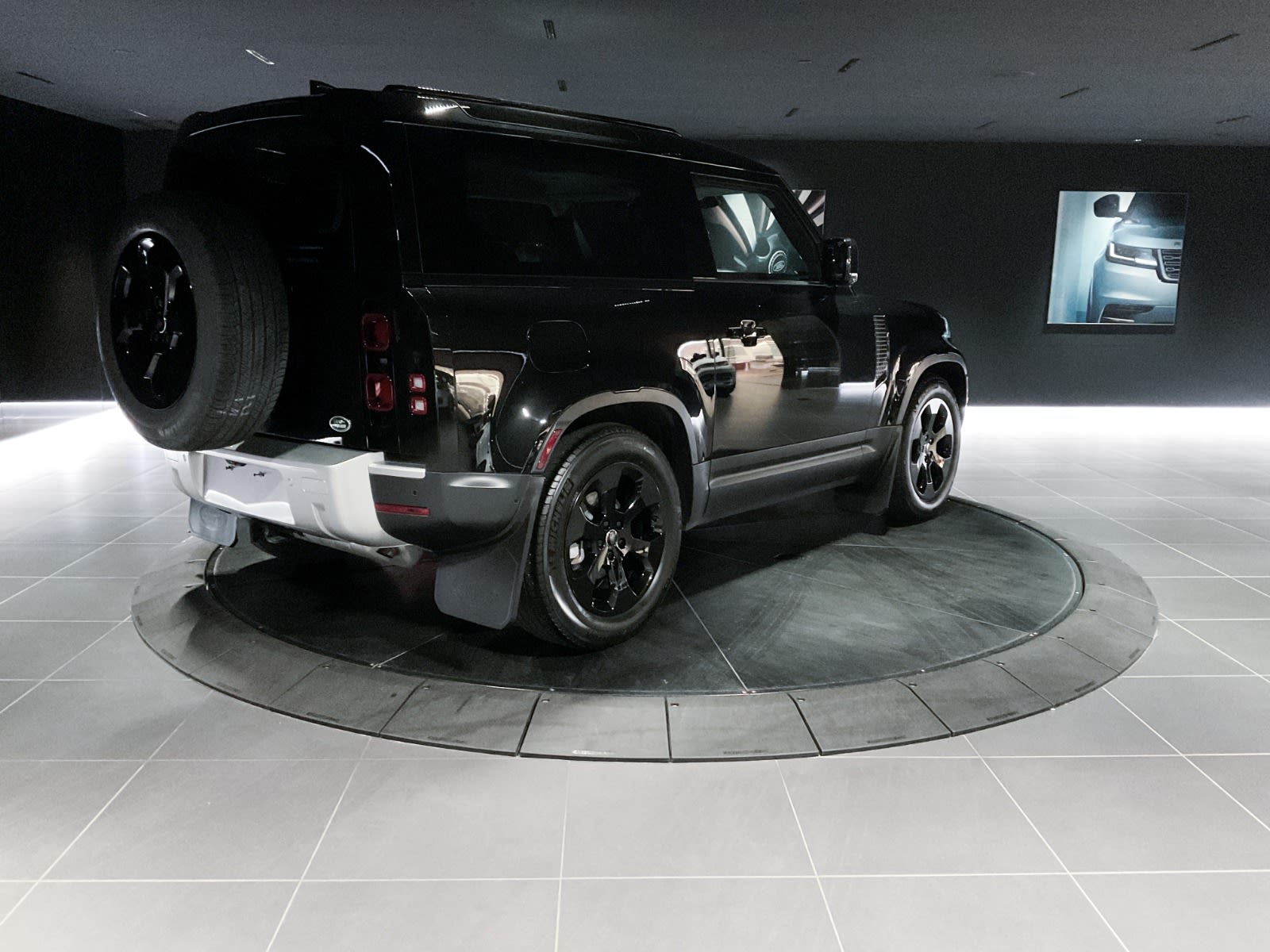 2023 Land Rover Defender S, Vancouver, Cash