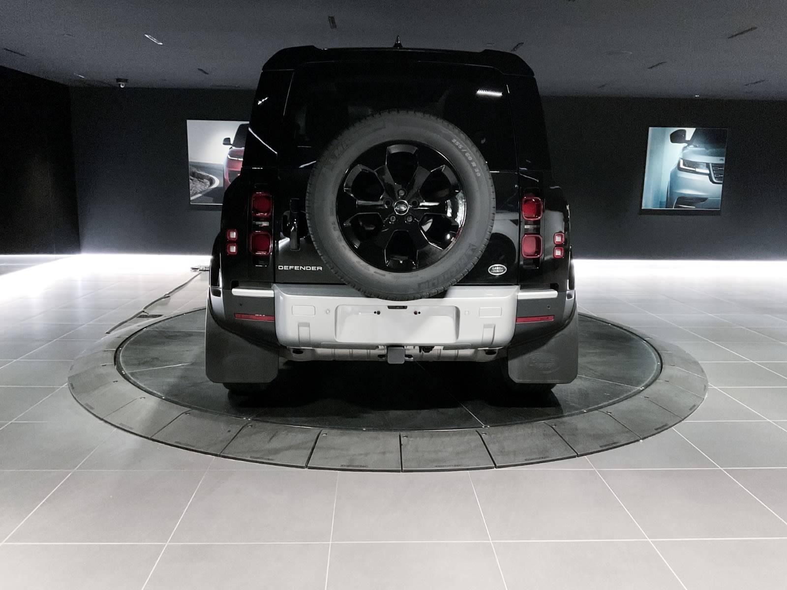 2023 Land Rover Defender S, Vancouver, Cash