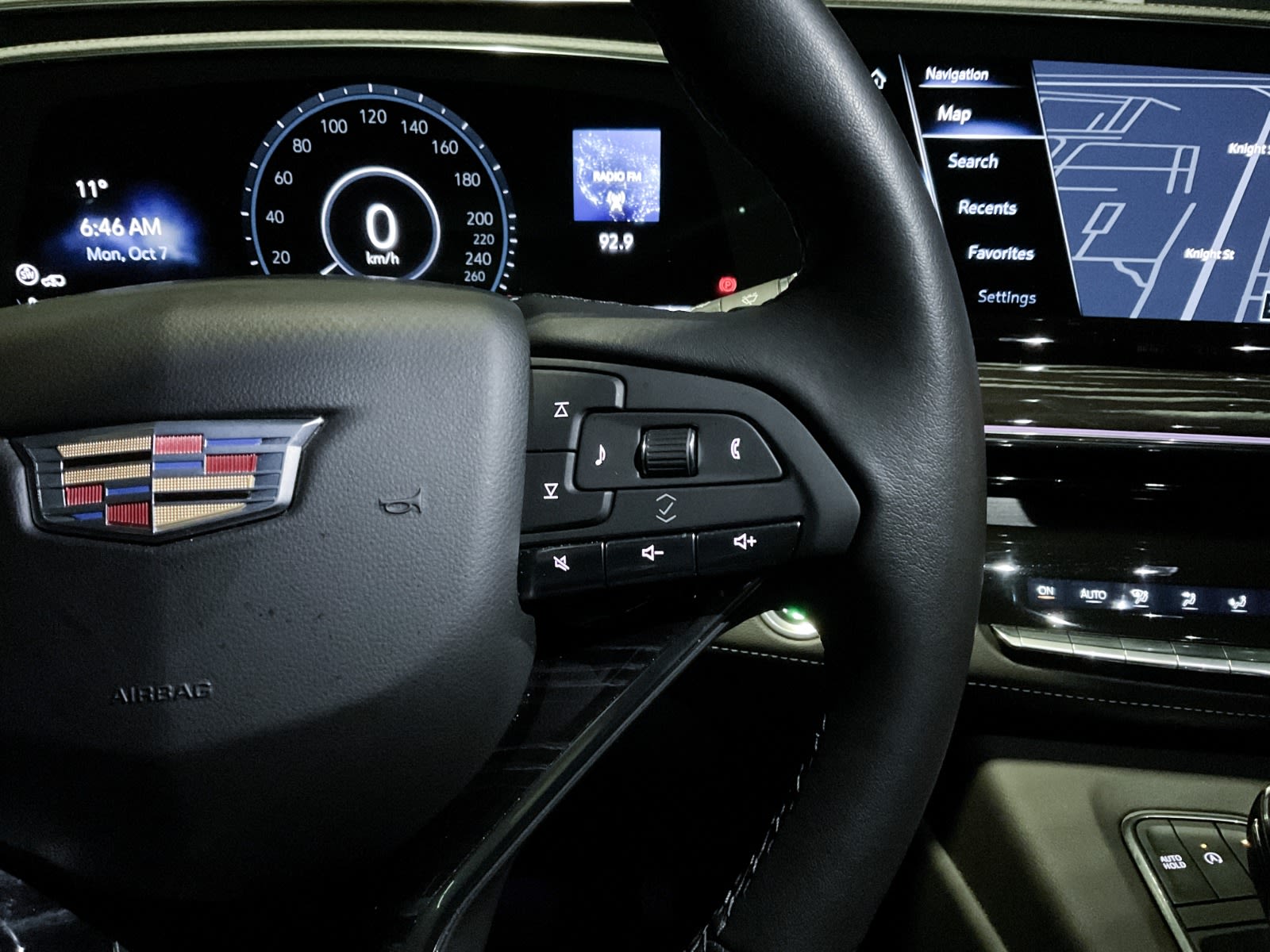 2023 Cadillac Escalade 4WD Sport, Vancouver, Cash