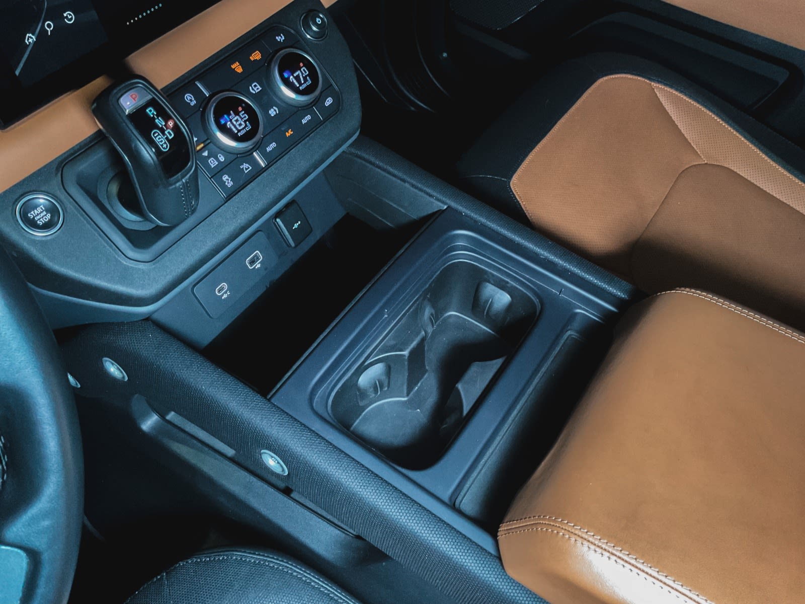 2023 Land Rover Defender X-Dynamic SE, Vancouver, Cash