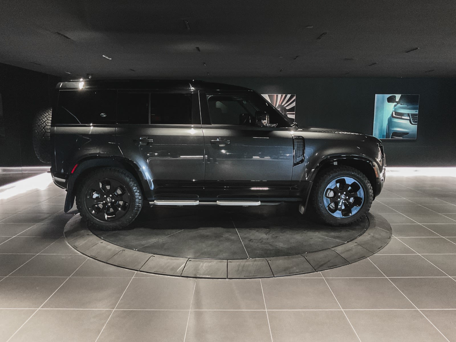 2023 Land Rover Defender X-Dynamic SE, Vancouver, Cash