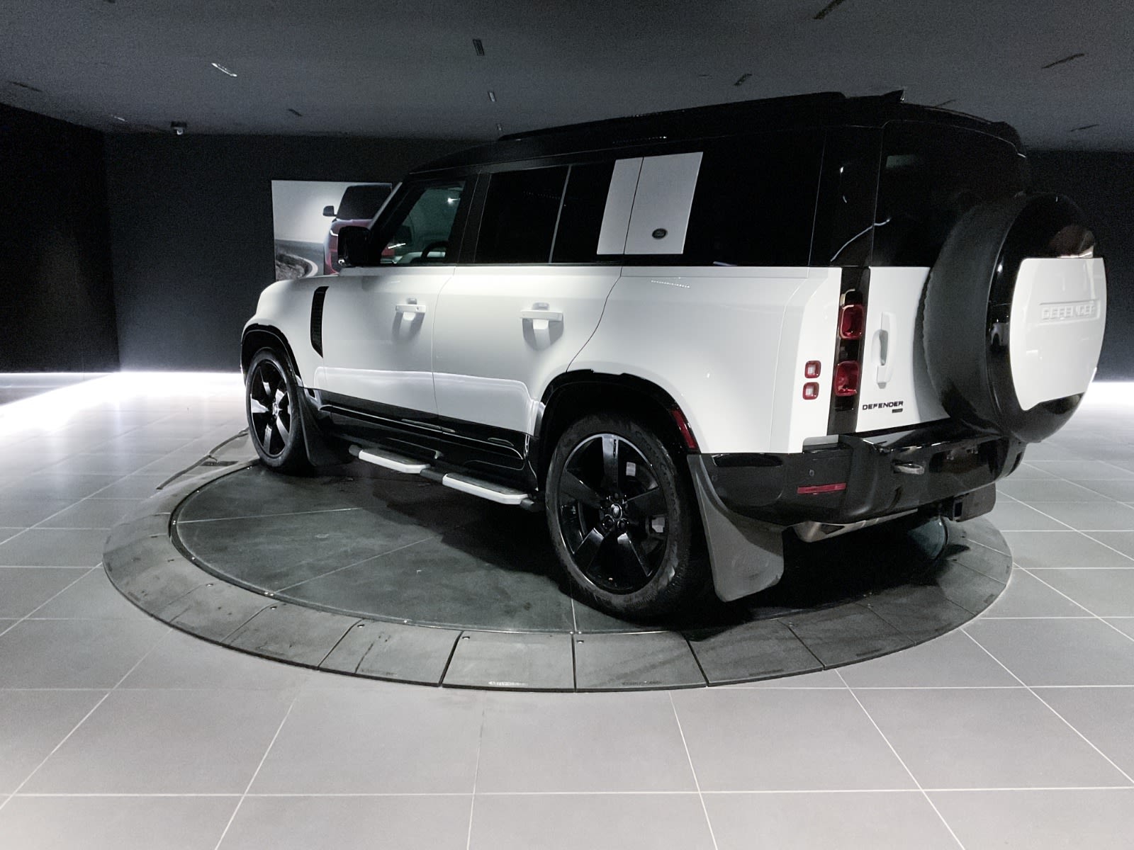 2023 Land Rover Defender X-Dynamic SE, Vancouver, Cash