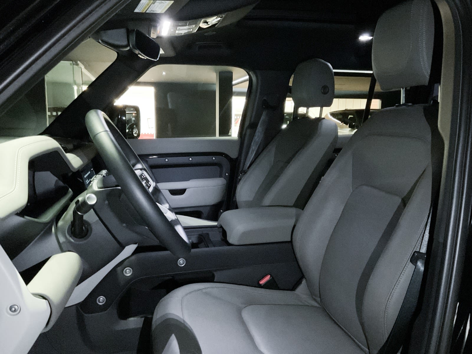 2023 Land Rover Defender S, Vancouver, Cash