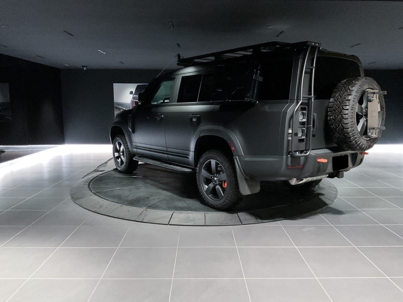 2023 Land Rover Defender SE, Vancouver, Cash