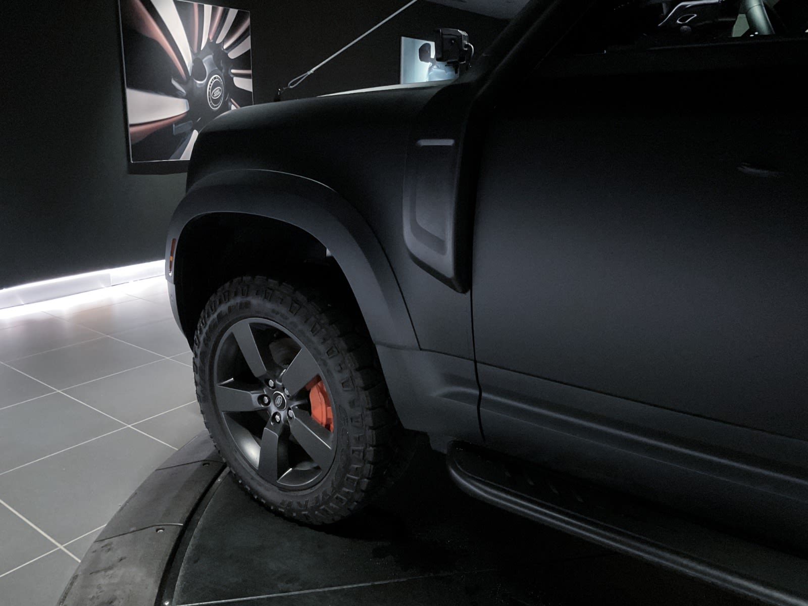 2023 Land Rover Defender SE, Vancouver, Cash