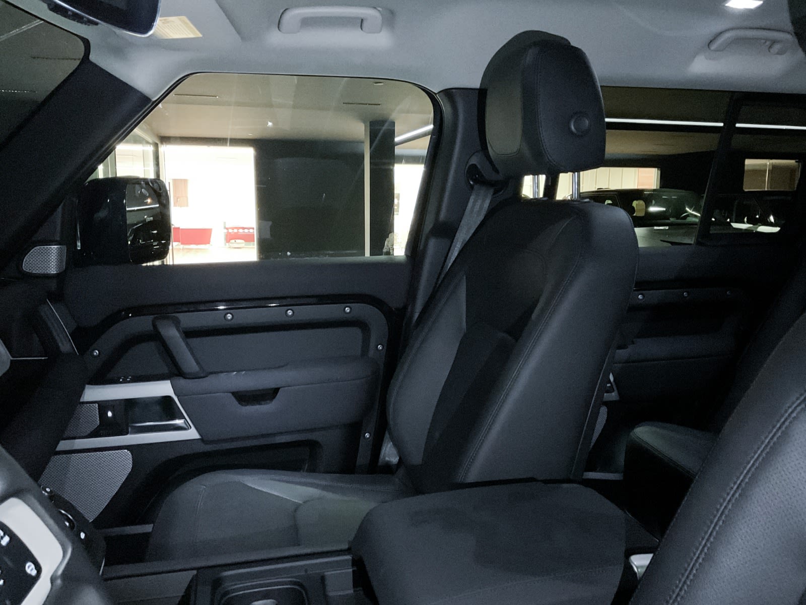 2023 Land Rover Defender SE, Vancouver, Cash