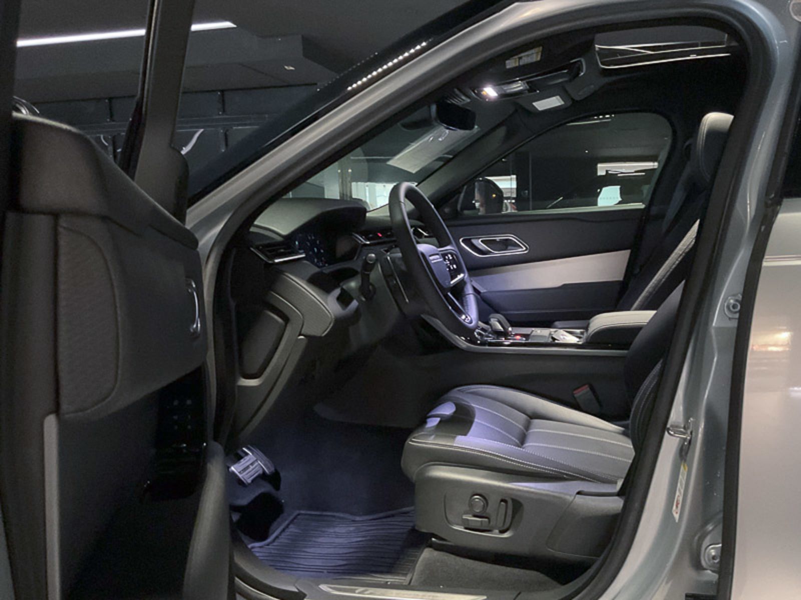 2023 Land Rover Range Rover Velar R-Dynamic S, Vancouver, Cash