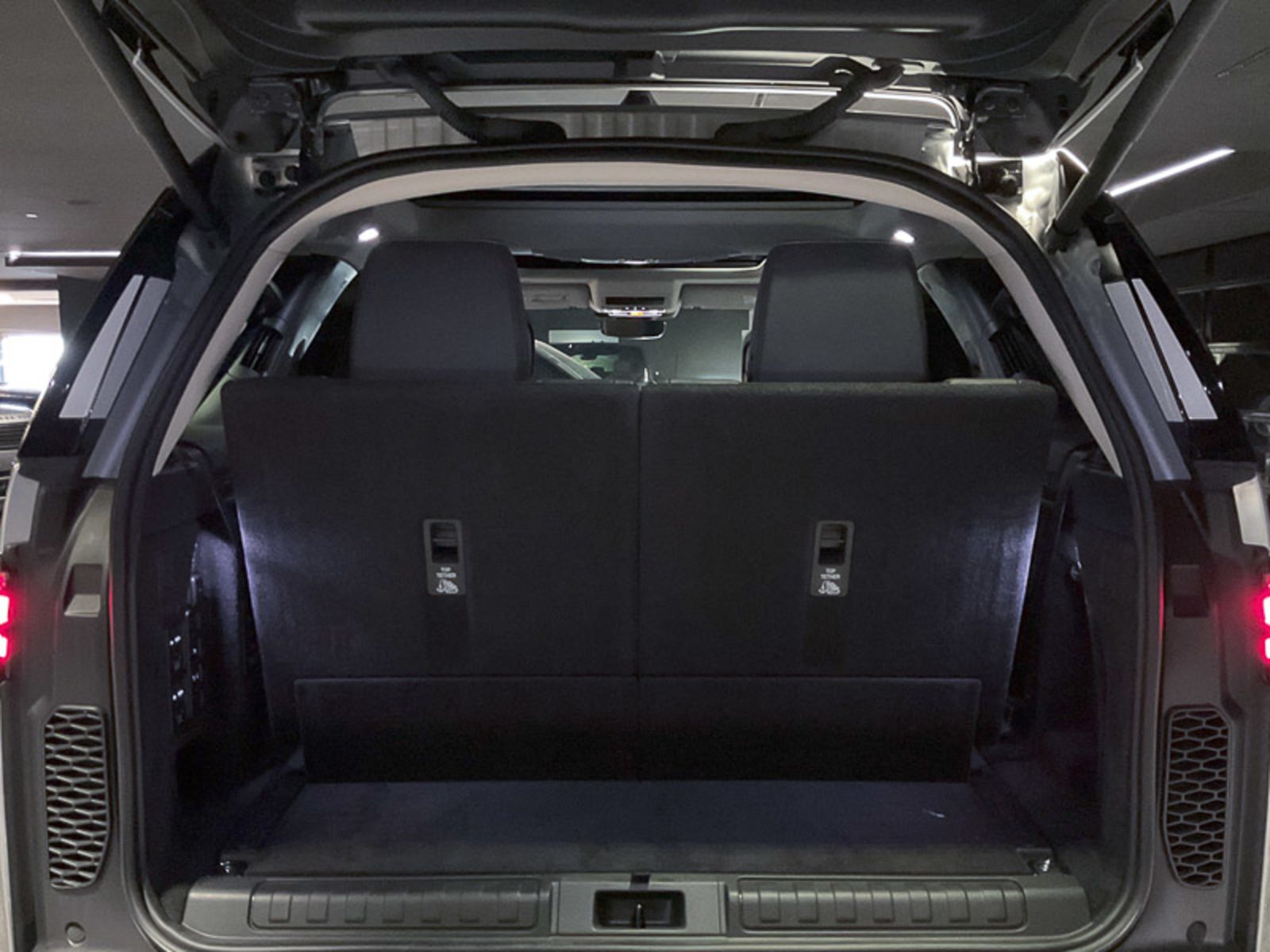 2023 Land Rover Discovery S, Vancouver, Cash