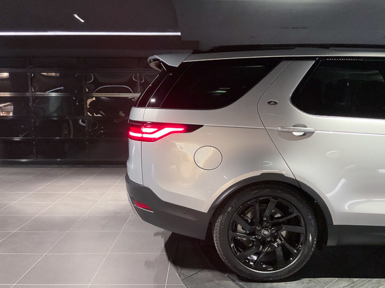 2023 Land Rover Discovery S, Vancouver, Cash