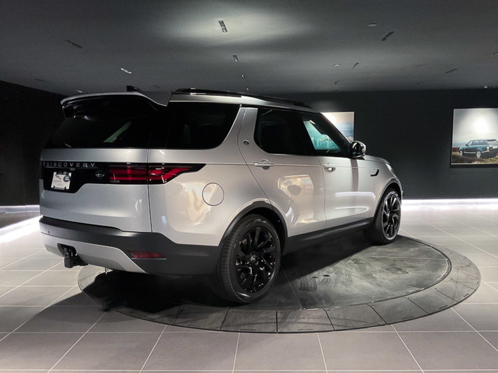 2023 Land Rover Discovery S, Vancouver, Cash
