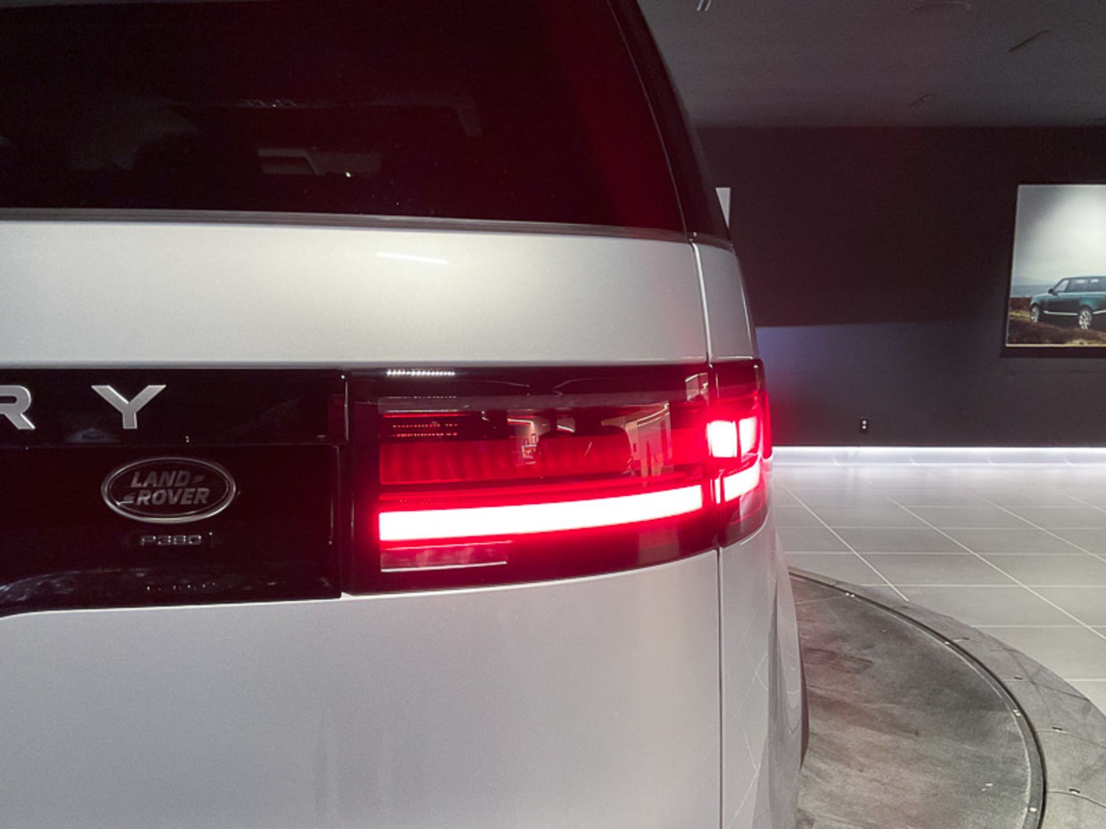 2023 Land Rover Discovery S, Vancouver, Cash