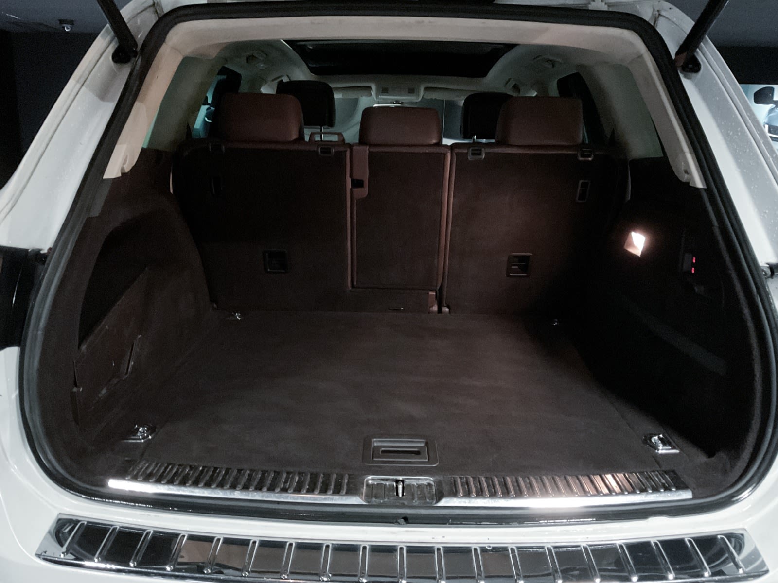2012 Volkswagen Touareg Highline, Vancouver, Cash
