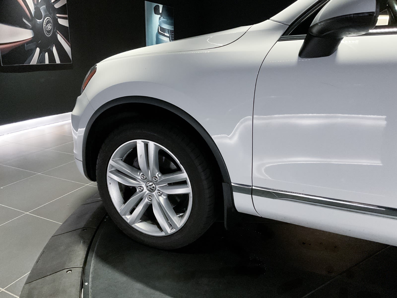 2012 Volkswagen Touareg Highline, Vancouver, Cash