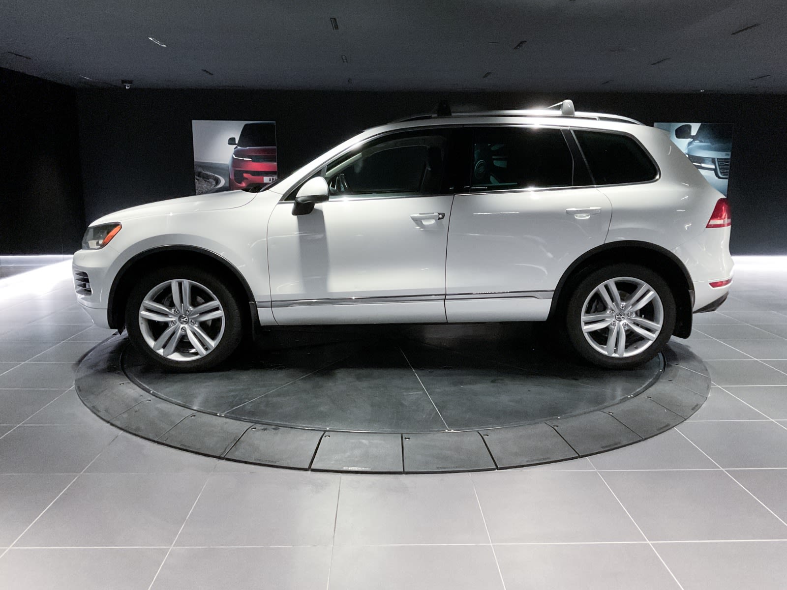 2012 Volkswagen Touareg Highline, Vancouver, Cash