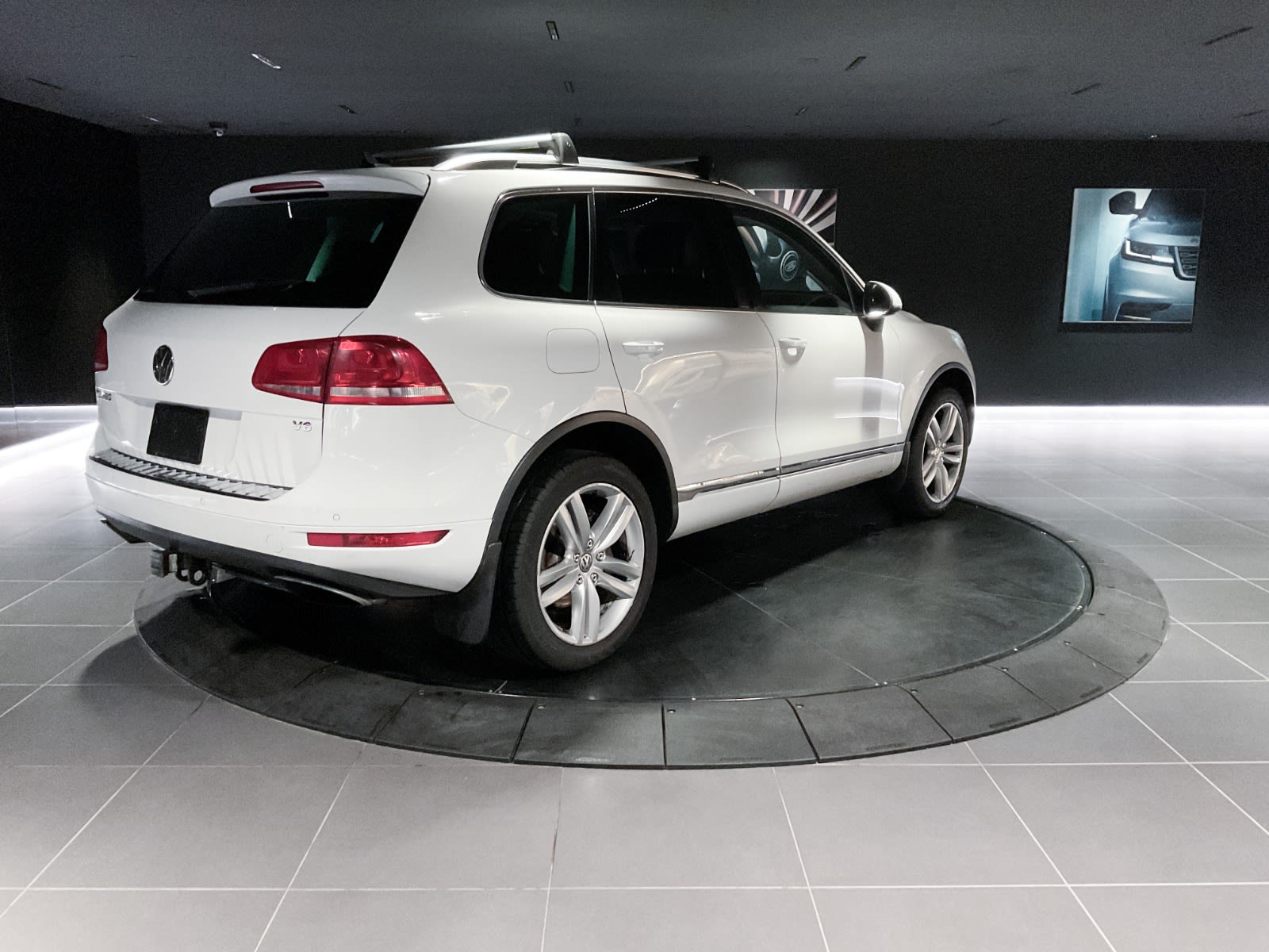 2012 Volkswagen Touareg Highline, Vancouver, Cash