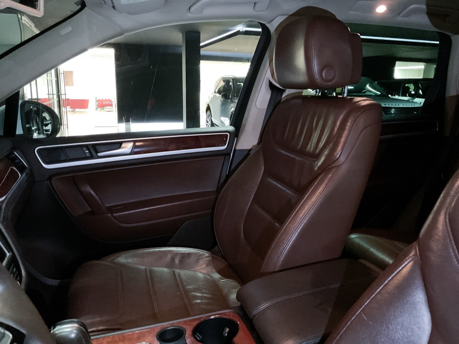 2012 Volkswagen Touareg Highline, Vancouver, Cash