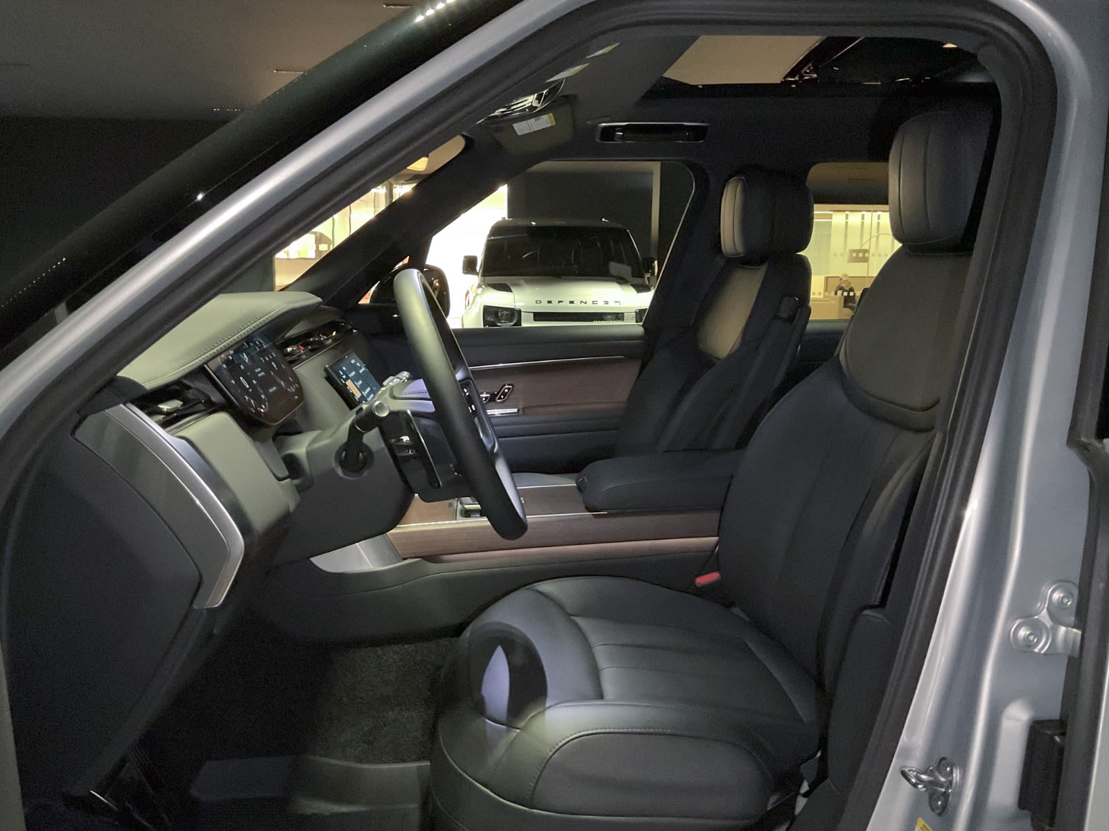 2024 Land Rover Range Rover SE, Vancouver, Cash