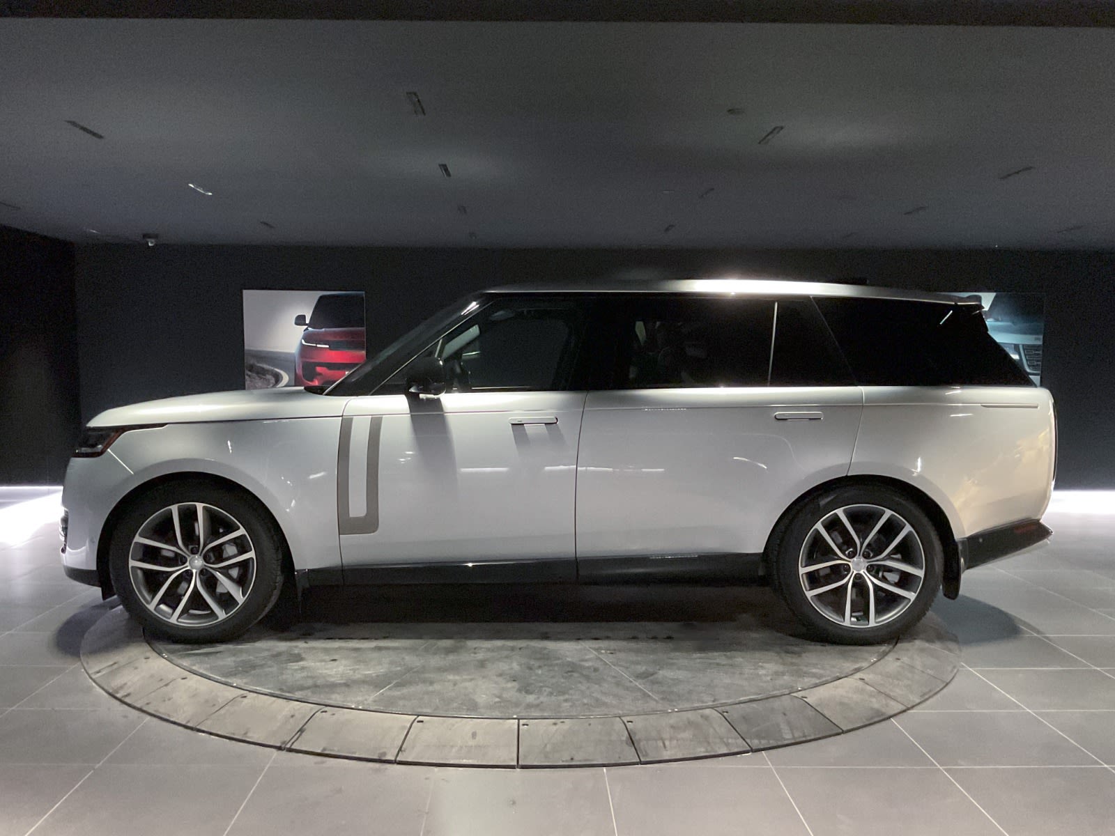 2024 Land Rover Range Rover SE, Vancouver, Cash