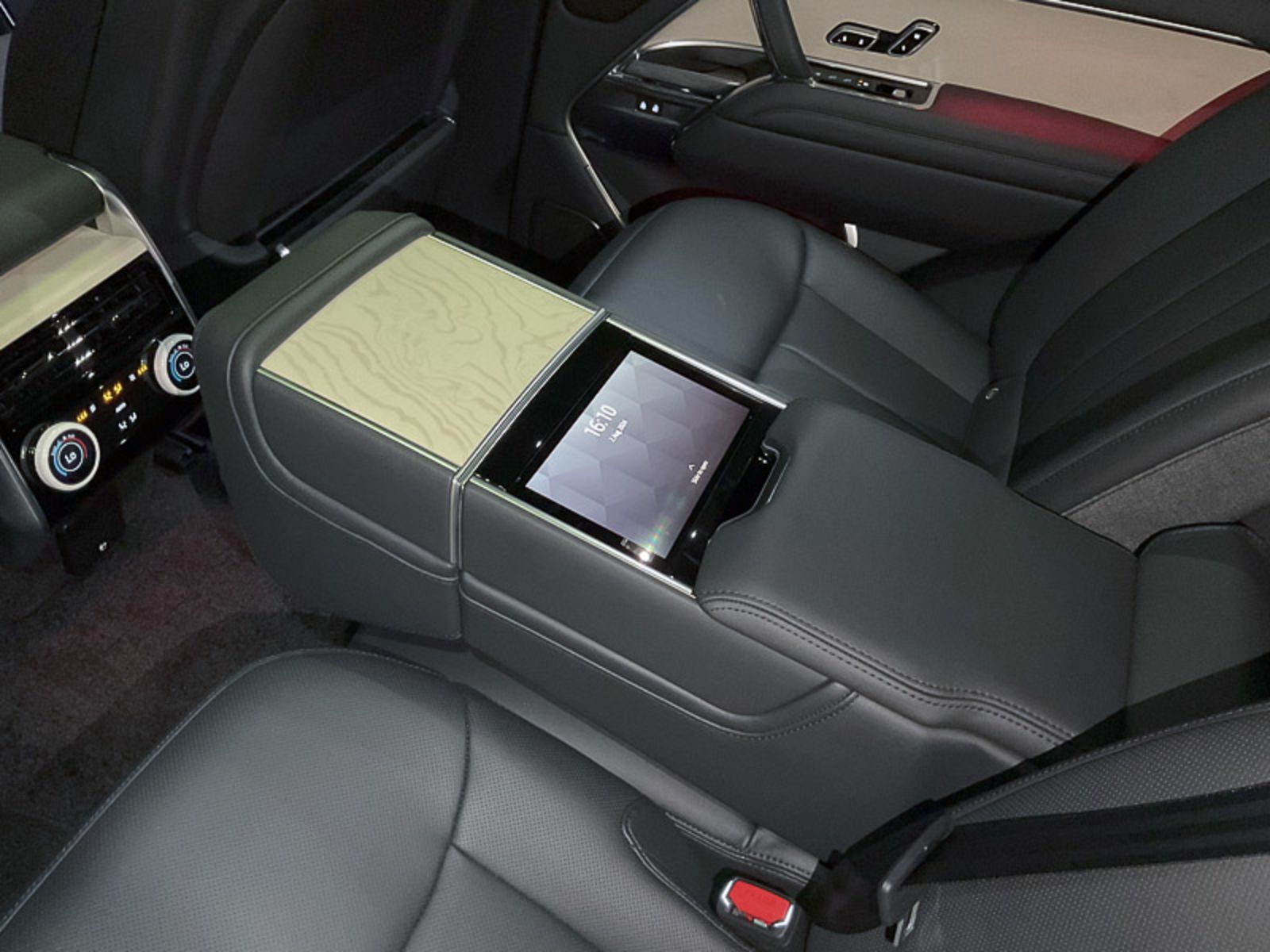 2024 Land Rover Range Rover SV, Vancouver, Cash