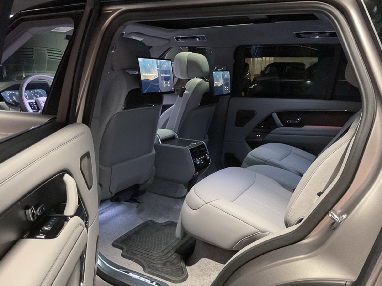 2024 Land Rover Range Rover SV, Vancouver, Cash