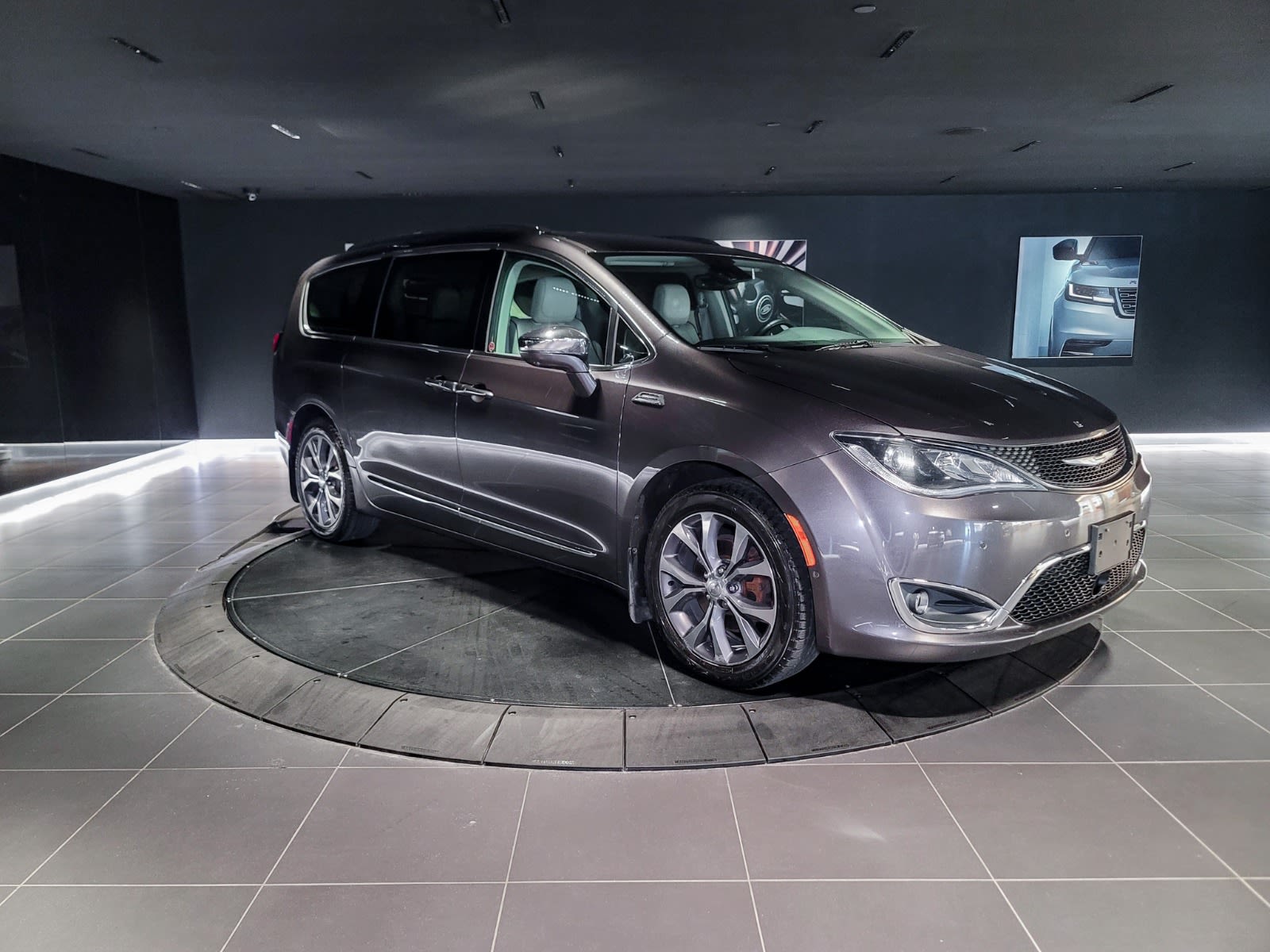 2017 Chrysler Pacifica Limited, Vancouver, Cash