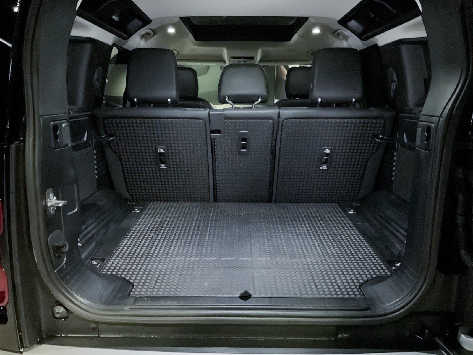 2024 Land Rover Defender S, Vancouver, Cash