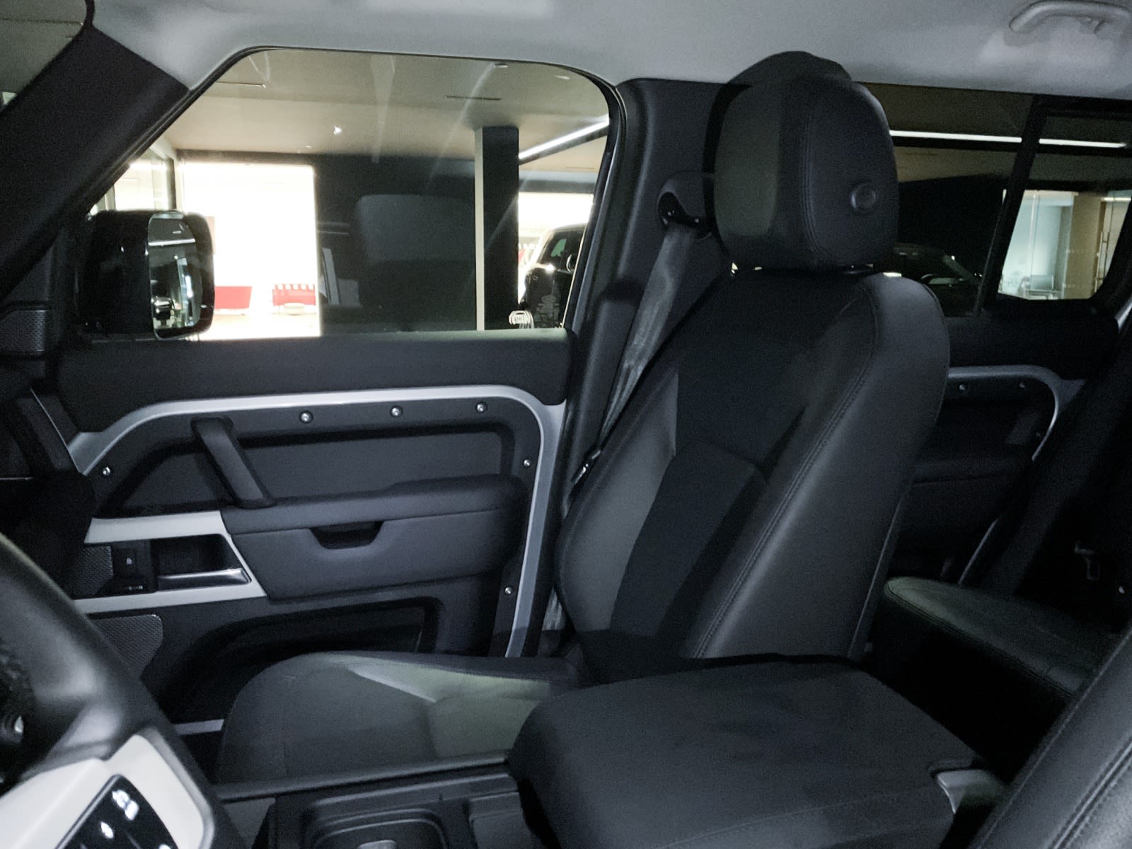 2024 Land Rover Defender S, Vancouver, Cash