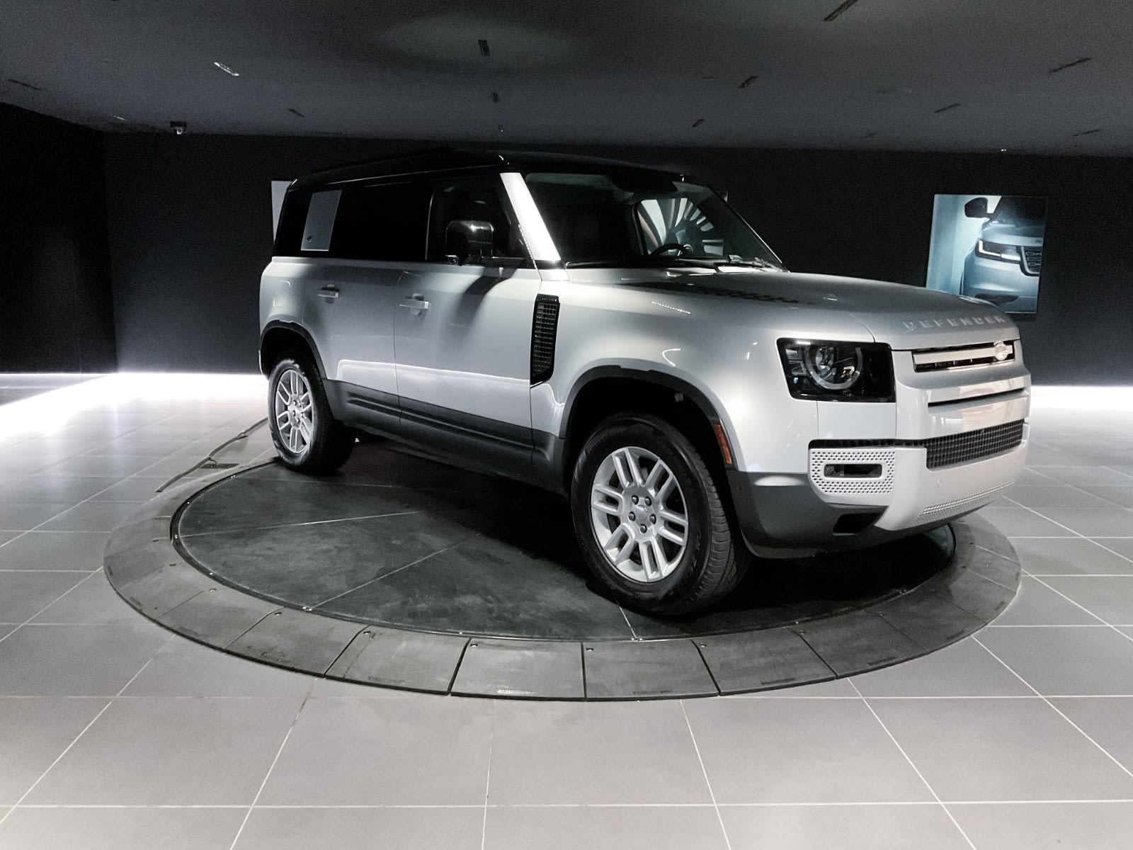 2024 Land Rover Defender S, Vancouver, Cash