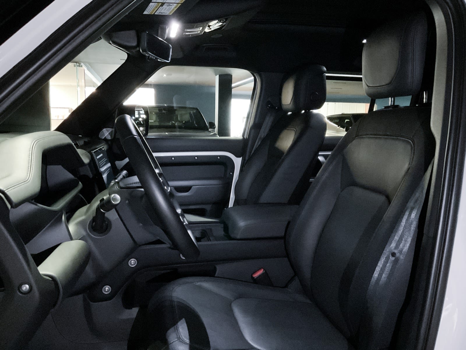 2024 Land Rover Defender Outbound, Vancouver, Cash