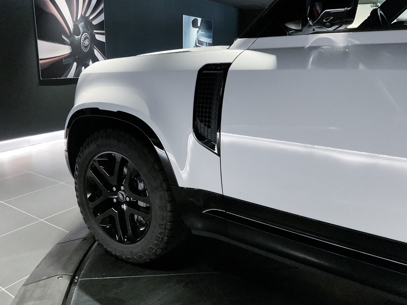 2024 Land Rover Defender Outbound, Vancouver, Cash