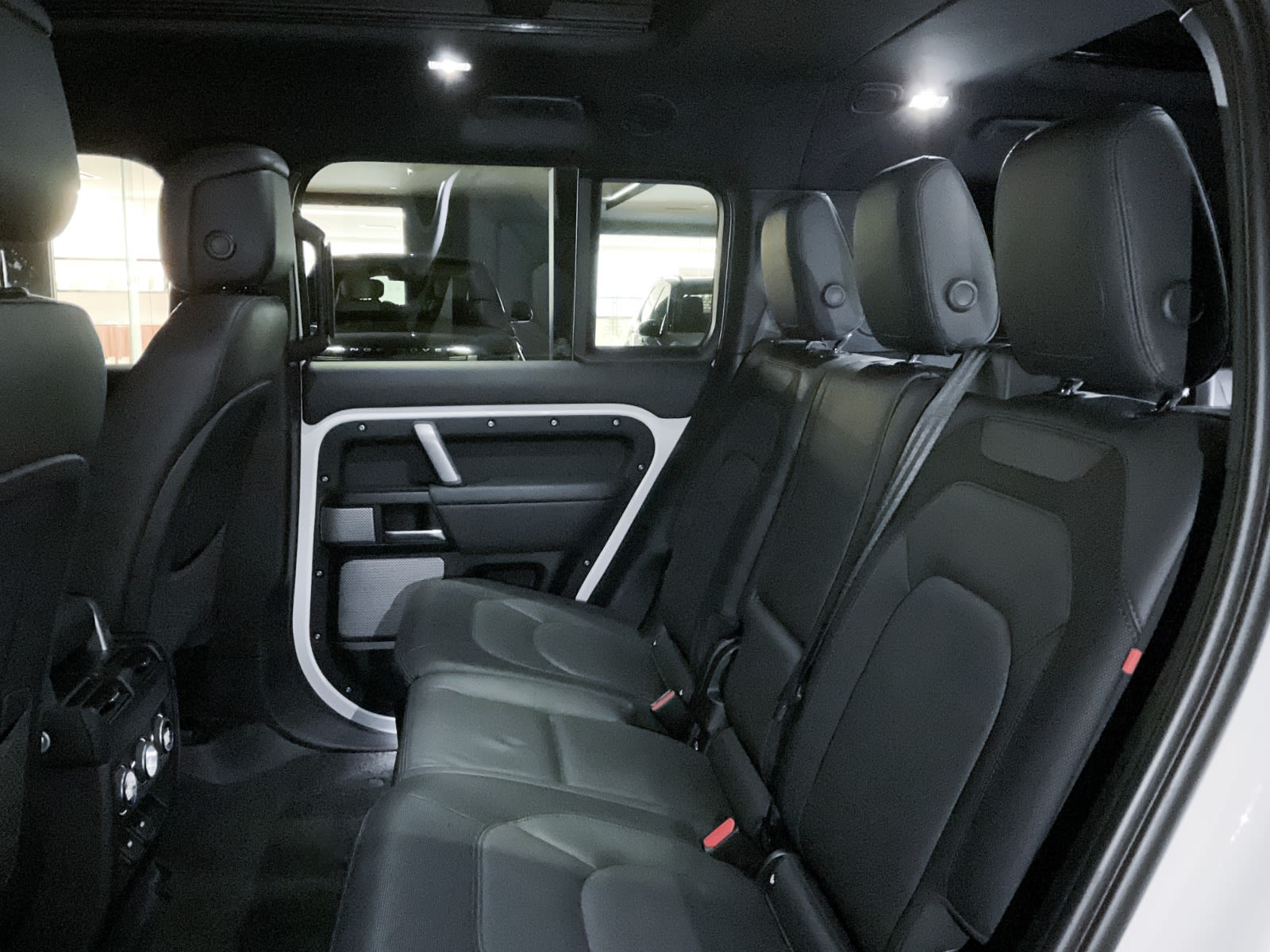 2024 Land Rover Defender Outbound, Vancouver, Cash