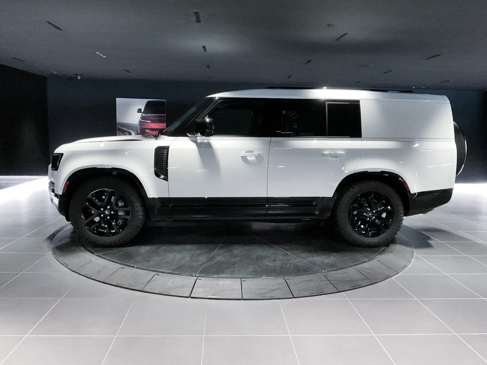 2024 Land Rover Defender Outbound, Vancouver, Cash