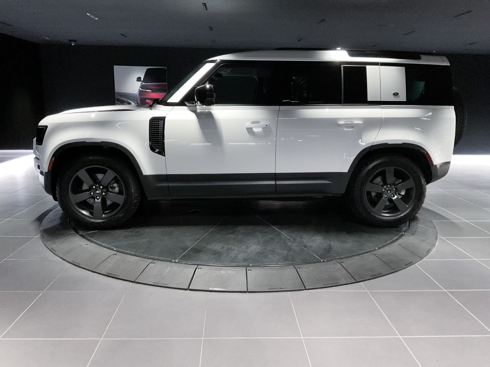 2024 Land Rover Defender S, Vancouver, Cash