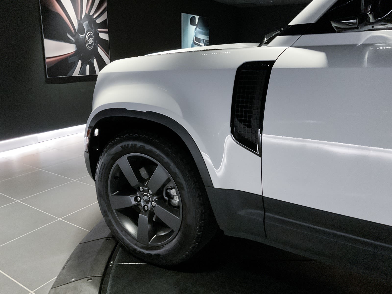 2024 Land Rover Defender S, Vancouver, Cash