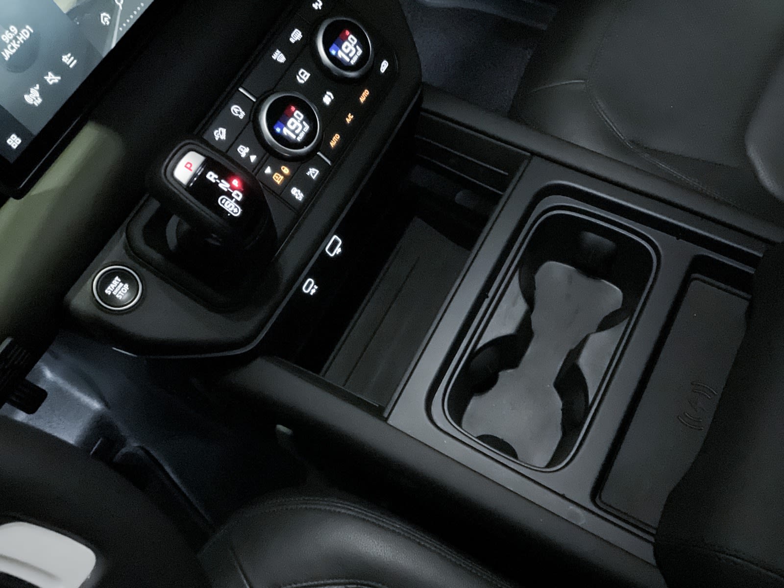 2024 Land Rover Defender S, Vancouver, Cash