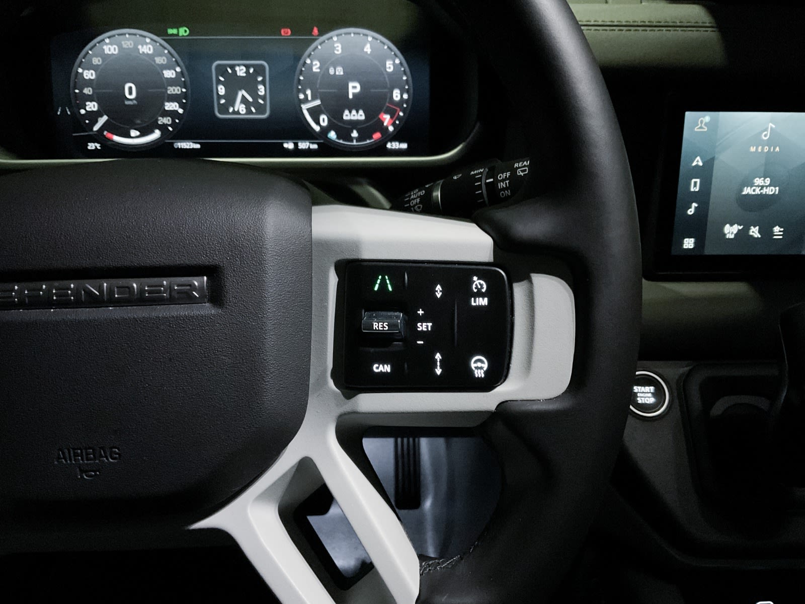 2024 Land Rover Defender S, Vancouver, Cash