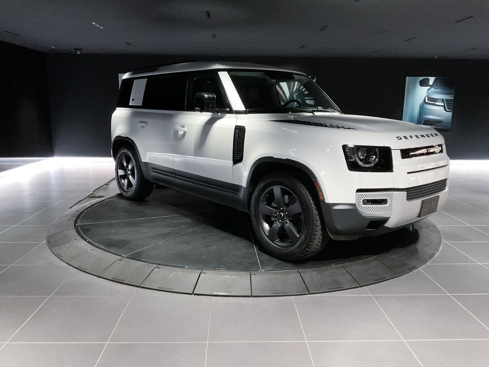 2024 Land Rover Defender S, Vancouver, Cash