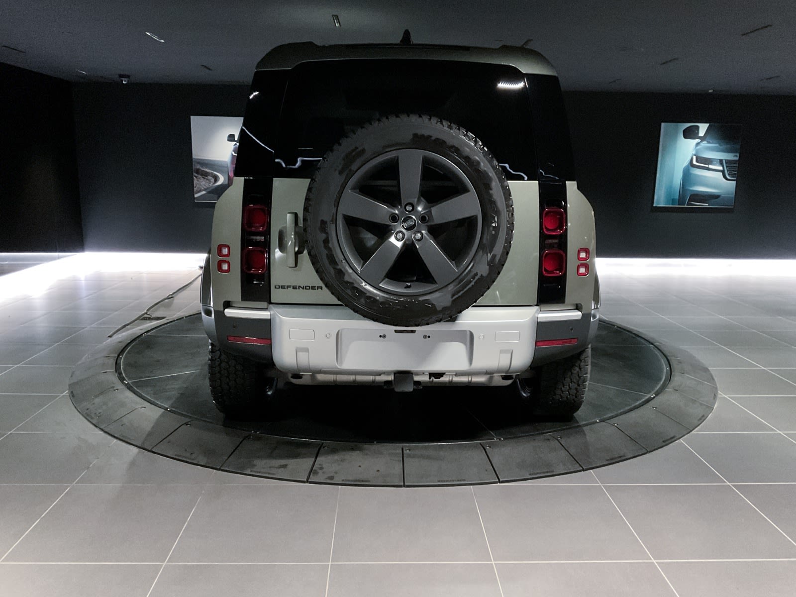 2024 Land Rover Defender S, Vancouver, Cash