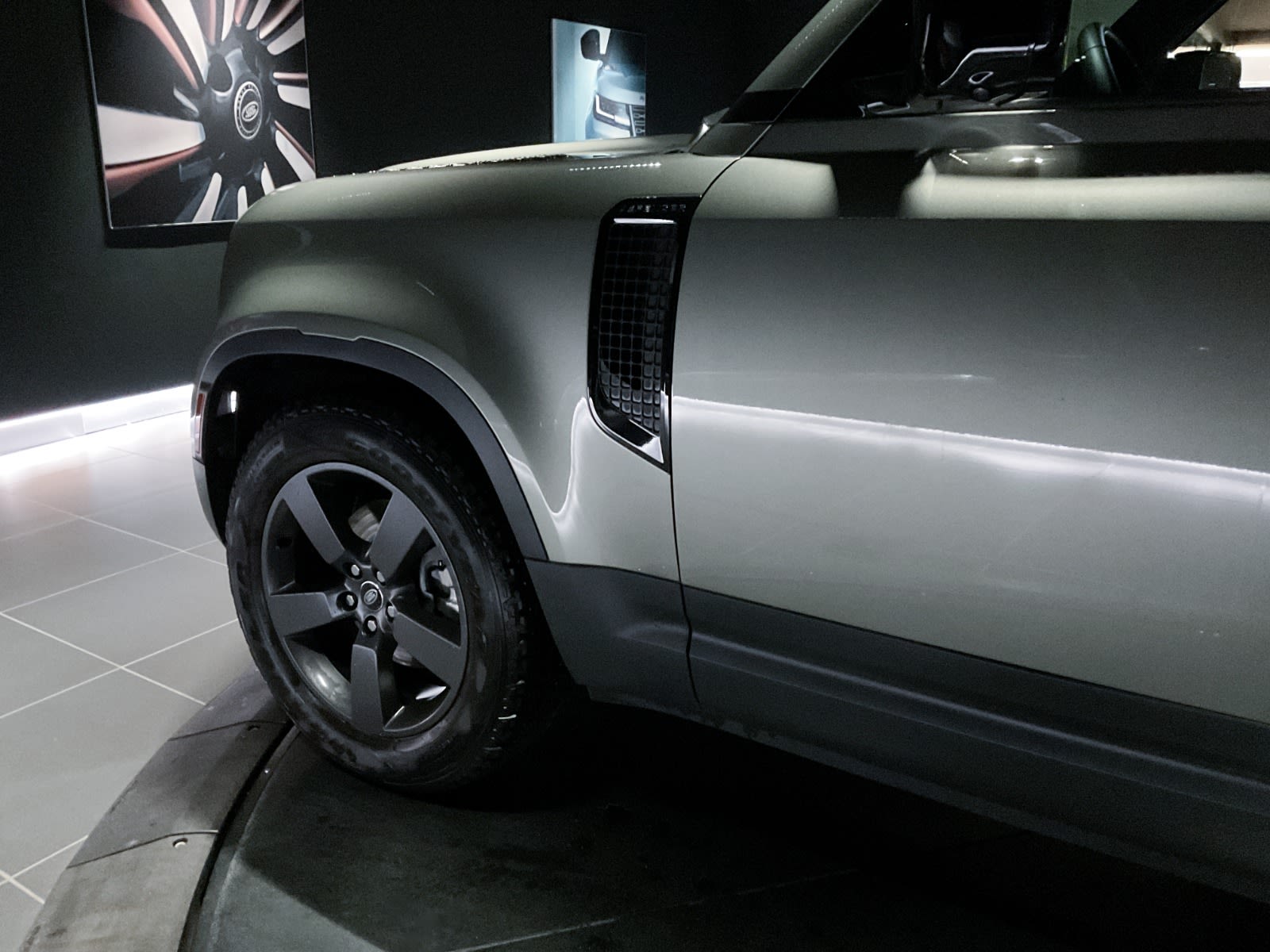 2024 Land Rover Defender S, Vancouver, Cash