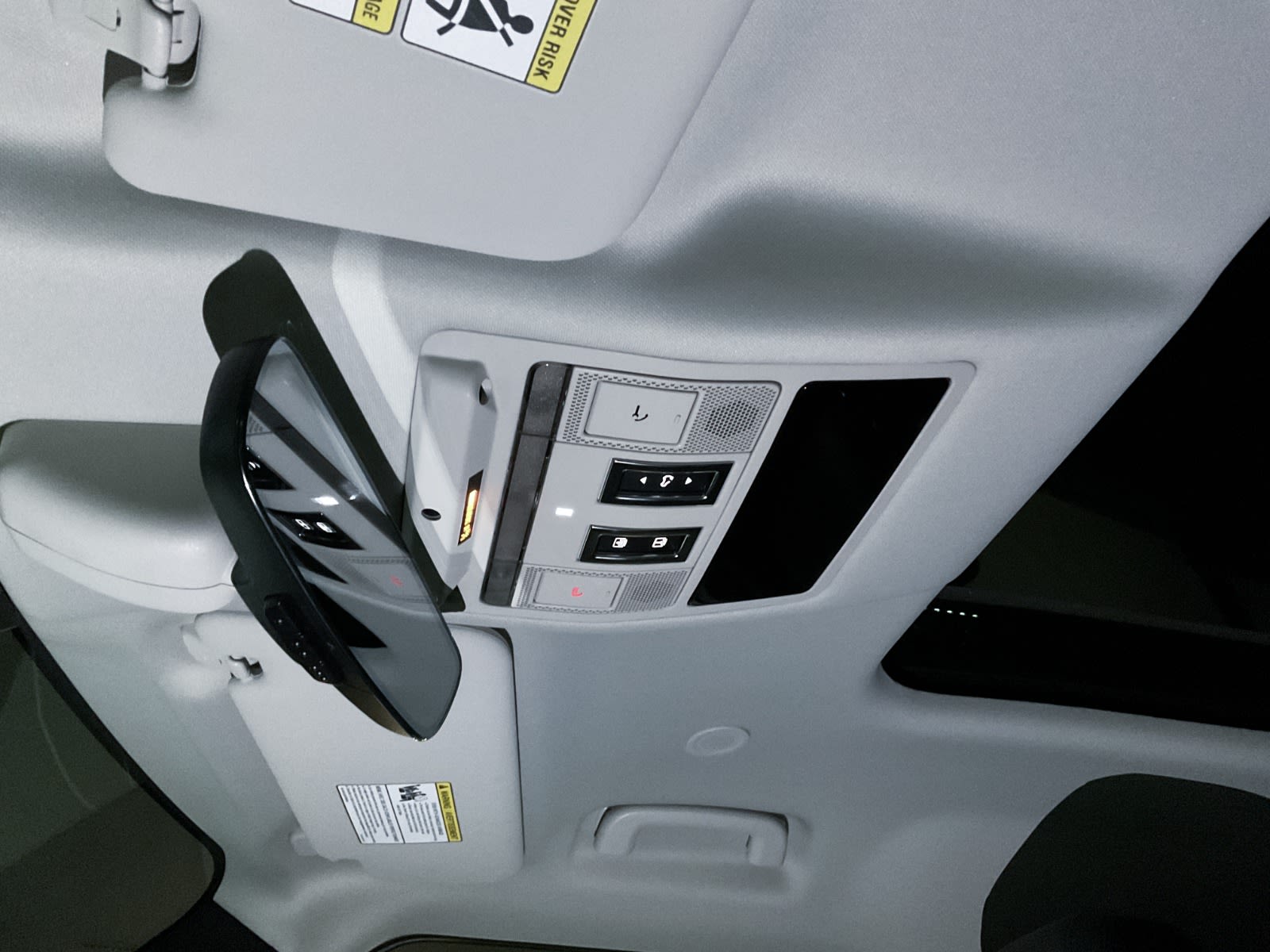 2024 Land Rover Defender S, Vancouver, Cash