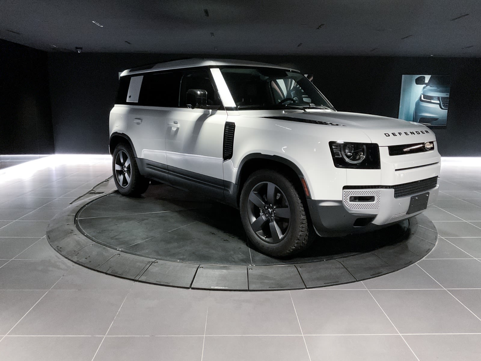 2024 Land Rover Defender S, Vancouver, Cash