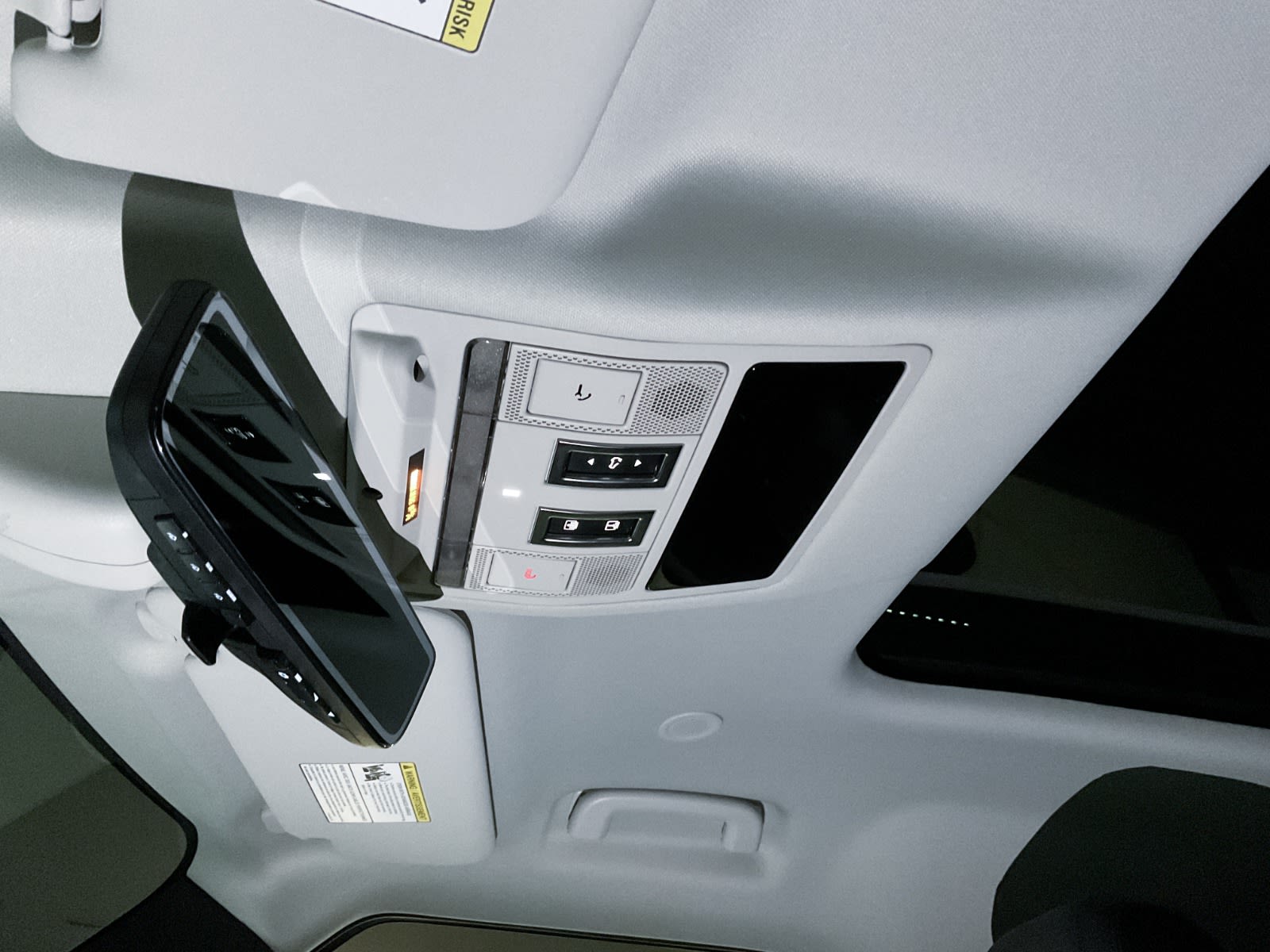 2024 Land Rover Defender S, Vancouver, Cash