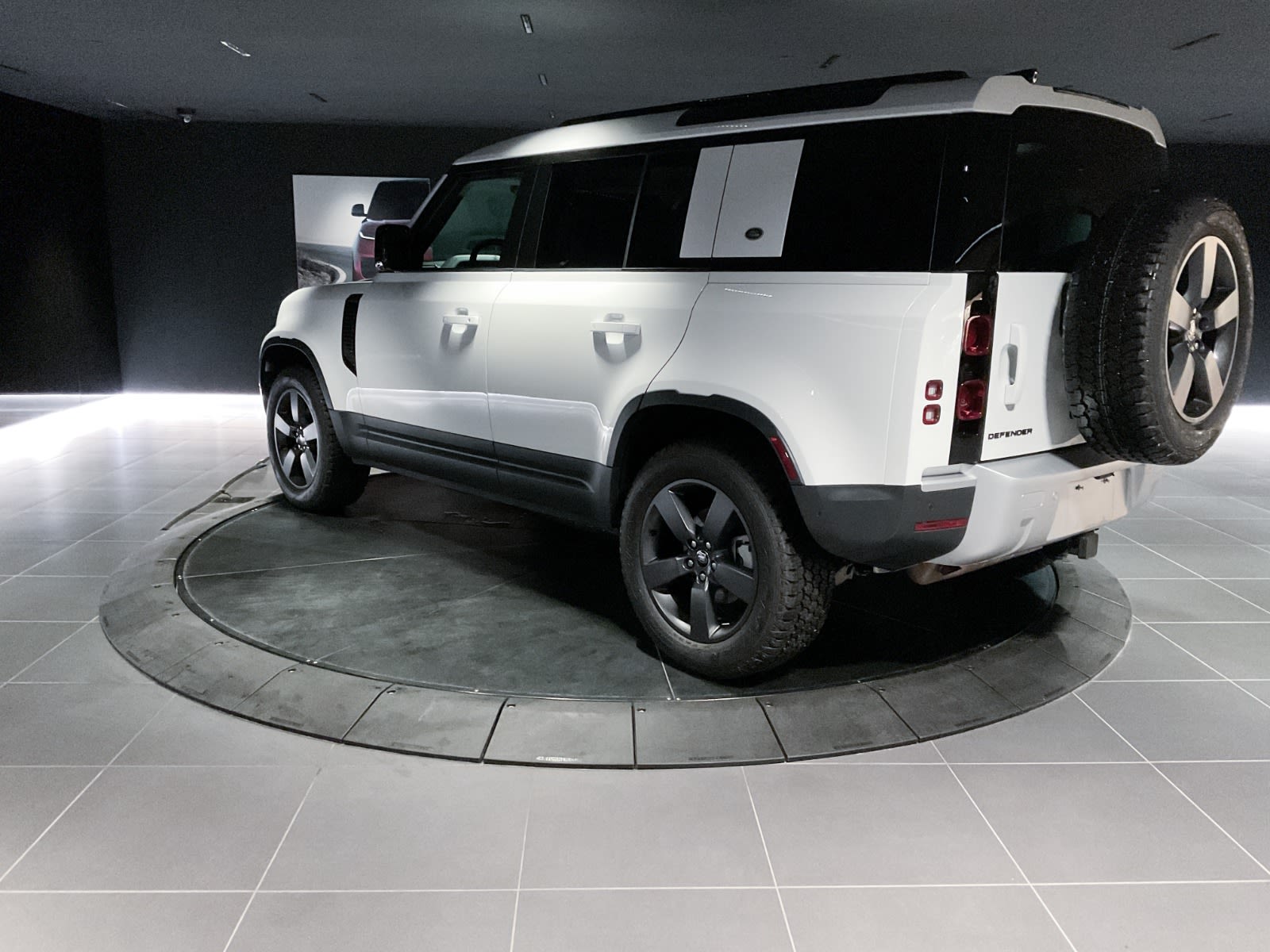 2024 Land Rover Defender S, Vancouver, Cash